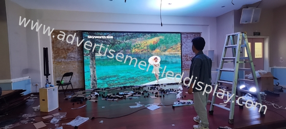 Tingkat Refresh Rate Tinggi Indoor LED Display Kompak Dan Ringan Untuk Pemutaran Video yang Langsung