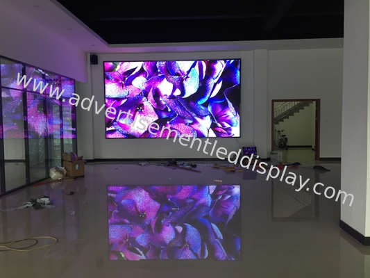 RGB Digital Signage Indoor Advertising LED Display Dukungan Kustom