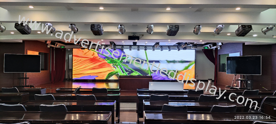 P2.5 P3 Iklan Dalam Ruangan LED Display OEM ODM Die Casting Poster