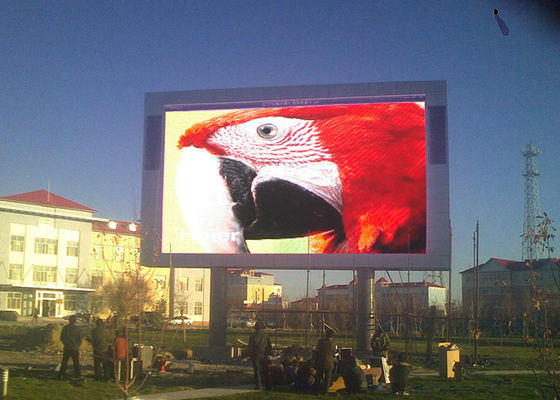 256x256mm 7000cd Iklan Luar Ruangan Layar LED Penuh Warna P16 1R1G1B